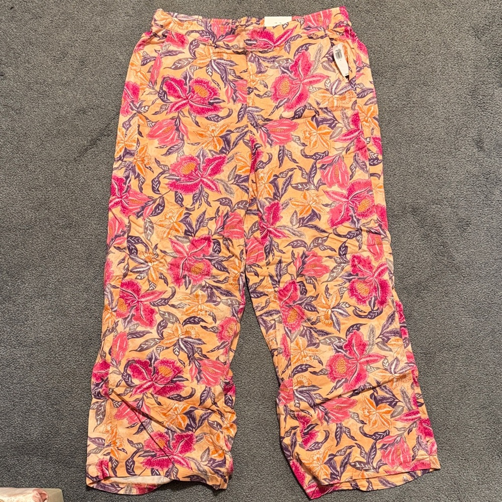 NWT Old Navy Women's Floral Pants